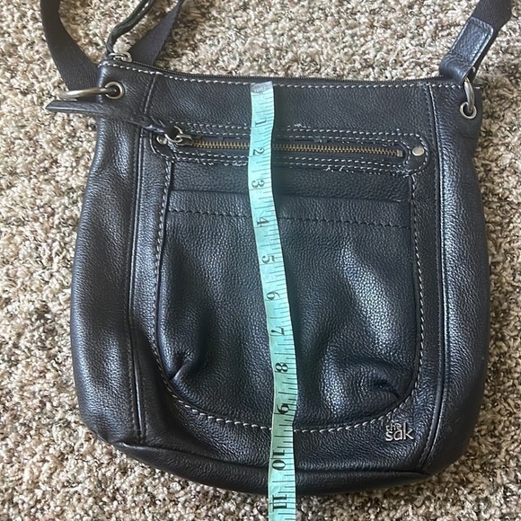 The Sak Pebbled Leather Crossbody Bag black - Picture 9 of 13
